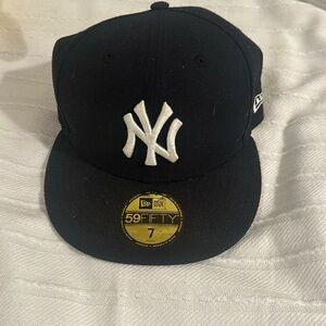 Navy New York Yankees cap size 7